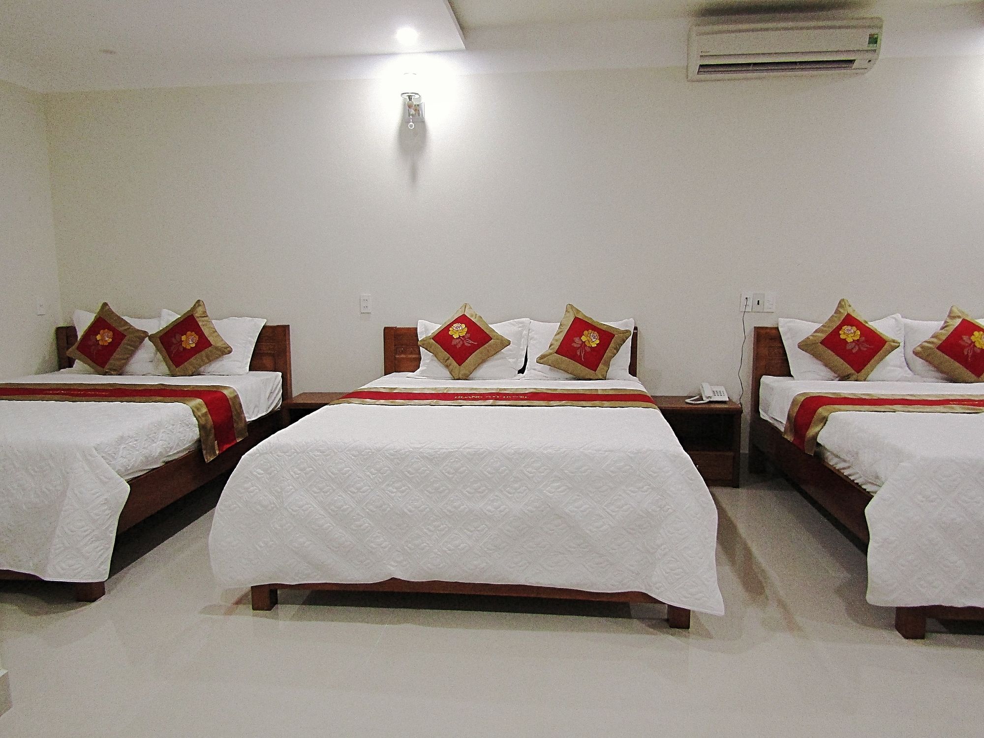 Hoang Dat Hotel Dong Hoi Eksteriør bilde